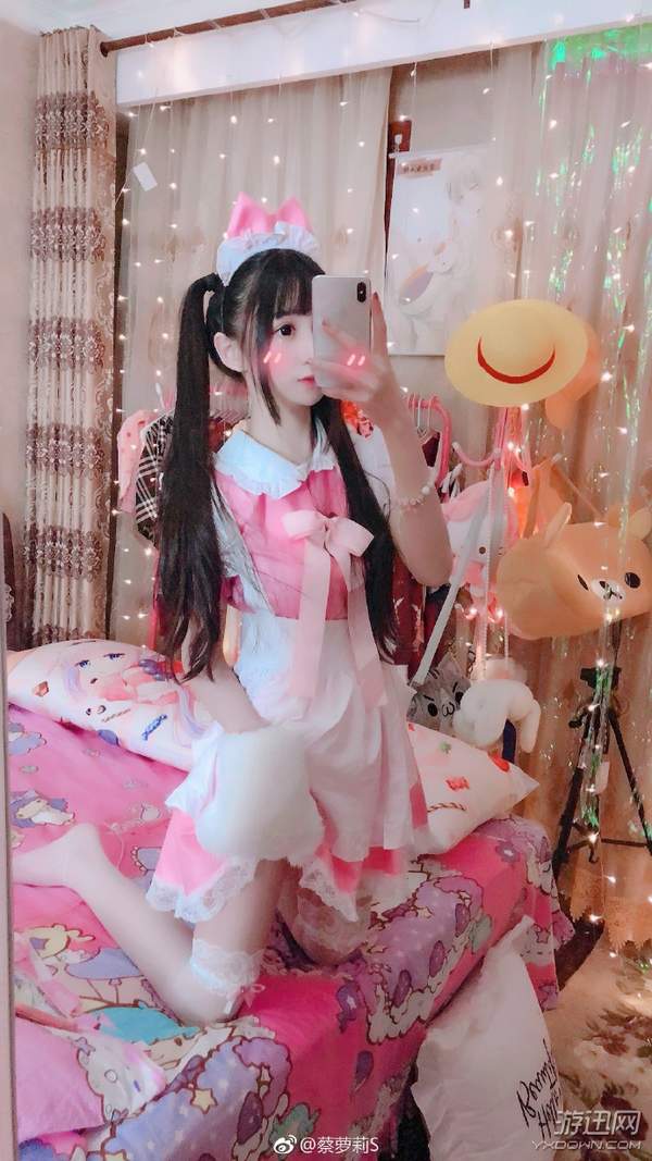 00后萝莉主播沉迷绝地求生连续通宵自嘲网瘾少女