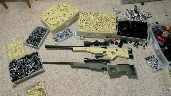 大神用乐高拼出《堡垒之夜》狙击枪 造型,细节神还原