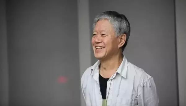 往后不论多忙,她每周都专程飞去高雄,听蒋勋的讲座.