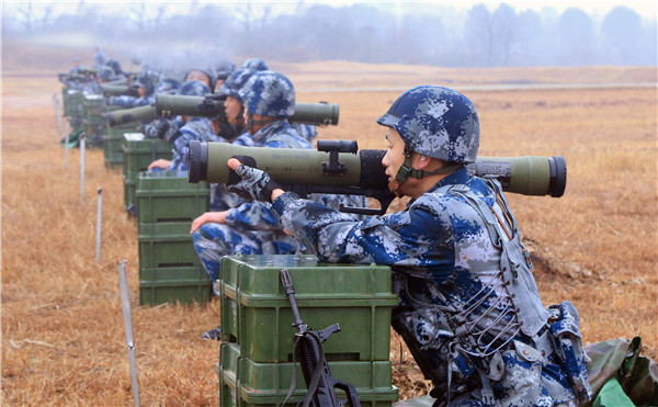空降兵某旅党委带头以谋打赢姿态迎接新年开训