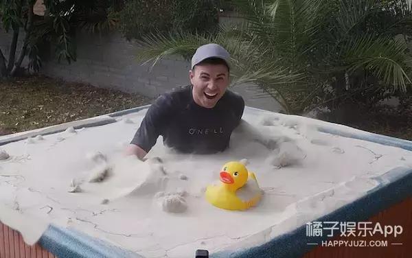 前美国宇航员自制流体沙,现在玩得停不下来了|流体|宇航员|沙子_新浪
