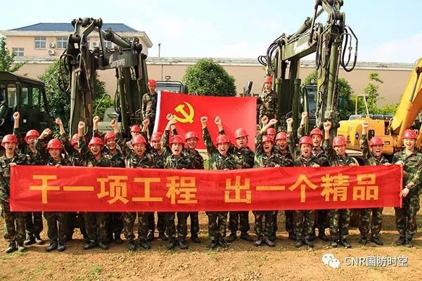 与大山为伍 为导弹"安家"|导弹|工程兵|官兵_新浪新闻