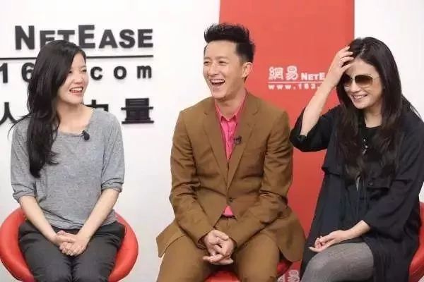 韩庚卢靖姗恋情早有端倪2018开年斩男脸是这样