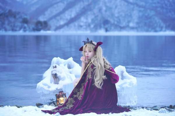 11区小姐姐cos《fate》冥界女神 宛如天使落入凡间