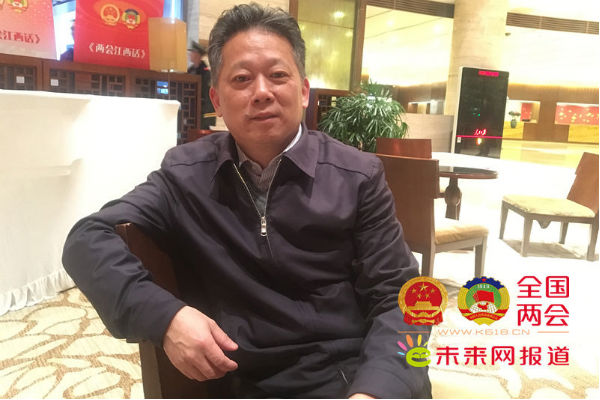 人大代表罗胜联谈双一流建设中西部高校应发展优势特色专业