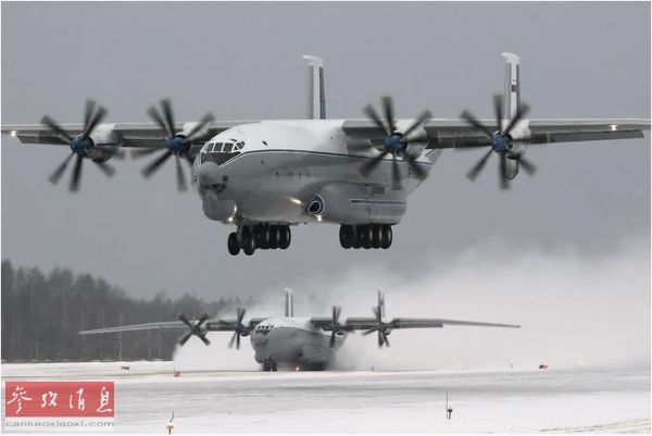 俄军多款大型运输机演练起降 安-22可在雪地起降|安东诺夫|激光武器|运输机_新浪新闻