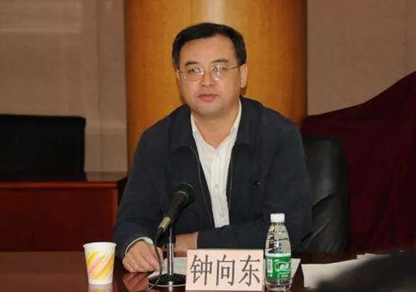 广州这些局级贪官获减刑近10年牢狱有人能回家过春节了