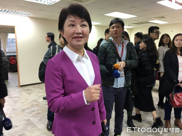 花莲县长候选人徐榛蔚,台东县长候选人饶庆铃,台中市长候选人卢秀燕