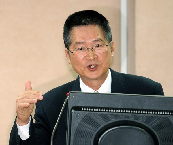 台媒:严德发将接替冯世宽担任台当局防务部门负责人