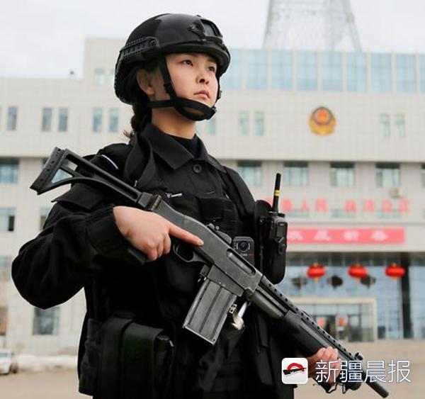 乌鲁木齐女特警喂别当我们是女汉子
