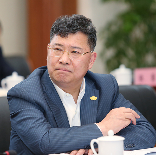 绿地董事长张玉良今年房地产市场将呈稳中有降趋势