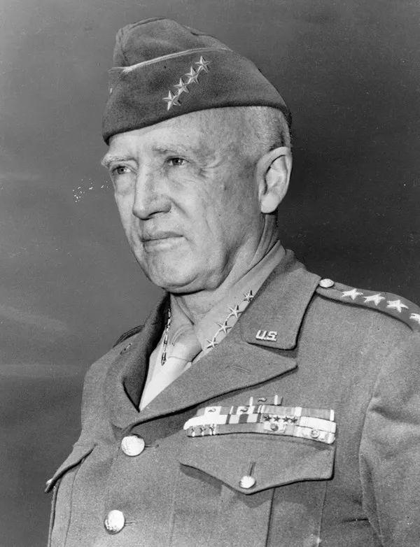 用手枪打飞机用马鞭抽坦克,他当上了四星上将_手机新浪网