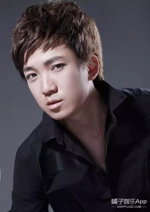 还记得《康熙王朝》里的小玄烨吗,现在长这样了!