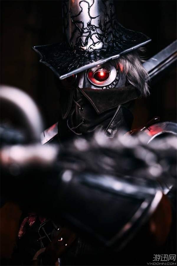 《黑魂3》法兰不死队&黑骑士惊艳cos 漆黑战甲炫酷无比