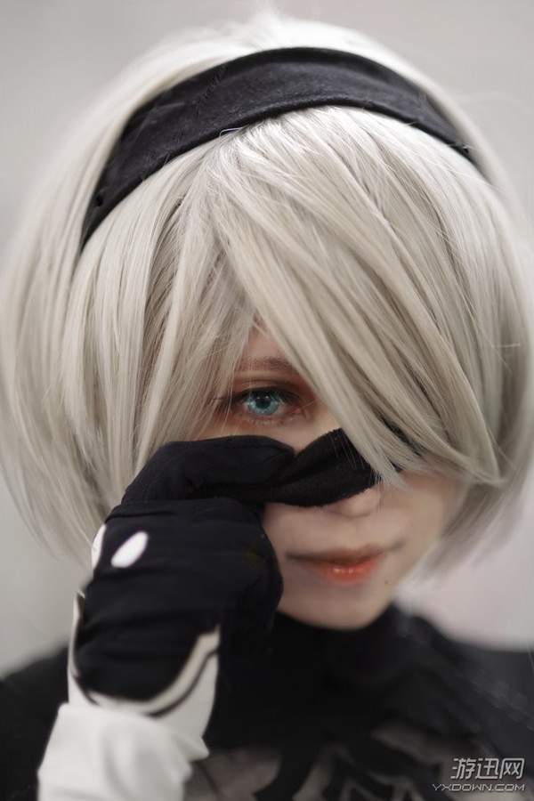 11区美女cos《尼尔》2b小姐姐 摘下眼罩美得惊心动魄