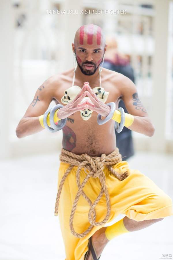 北美katsucon漫展cos赏 妹子比基尼上阵,清凉不惧冷