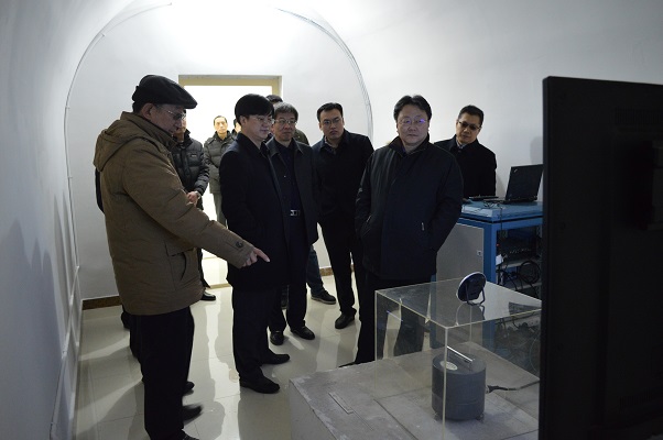 山东省地震局局长倪岳伟,副局长刘希强陪同活动.