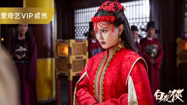 (南笙饰青鹭)据悉,电影《白夜侠》由桥联影业(杭州)有限公司出品,网大