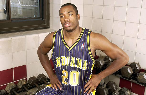 消失了的扣篮王!cba大牌外援之-弗雷德·琼斯