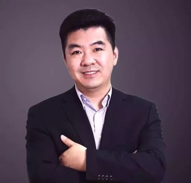 他靠1份ppt,赚到普通人35个月工资