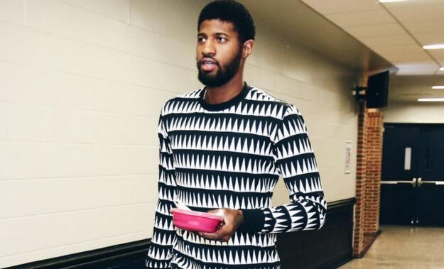 虎扑1月1日讯 雷霆今日以113-116不敌小牛,雷霆的保罗-乔治赛后接受了