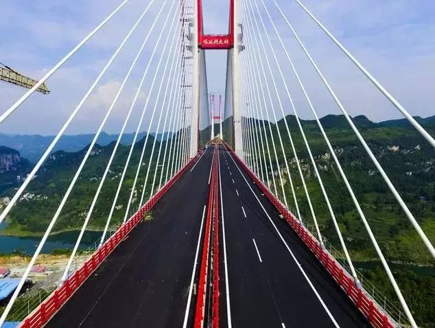 贵黔高速鸭池河大桥——世界跨径最大的钢桁梁斜拉桥,2016年7月建成