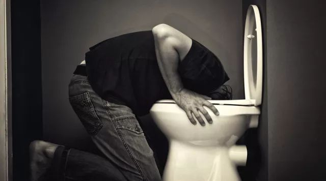 喝酒之后,这个动作千万别做,又有好几例被送医院急救