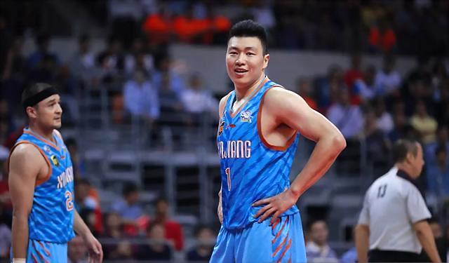 李根变傻根 挑战姚明权威自找苦吃 同情"通道颁奖"的根粉转路人