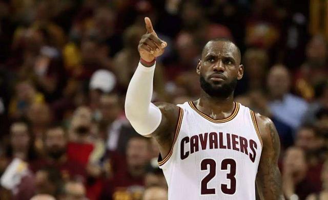 詹姆斯与乔丹新秀赛季对比,乔丹进季后赛场均