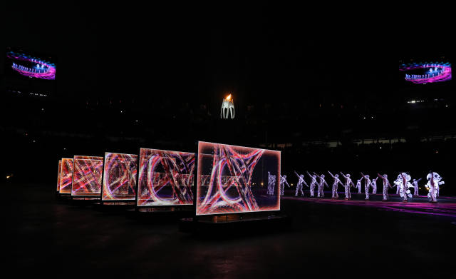多,创意过程复杂,排练关联度高的特点,利用影视虚拟和数字表演与仿真