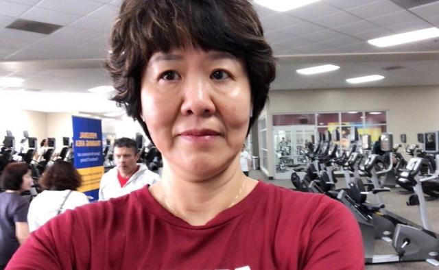 郎平晒自拍展露精气神网友快教朱婷如何自拍
