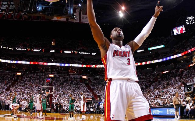 詹韦连线半赛季戛然而止,闪电侠终将落叶归根!