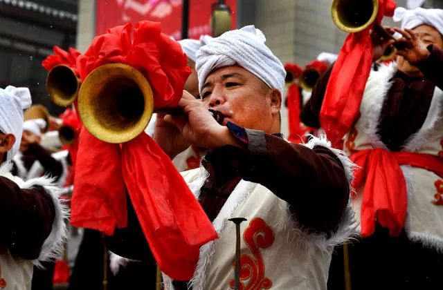 便民太热闹陕北秧歌腰鼓浓郁年味进古城去榆林过大年