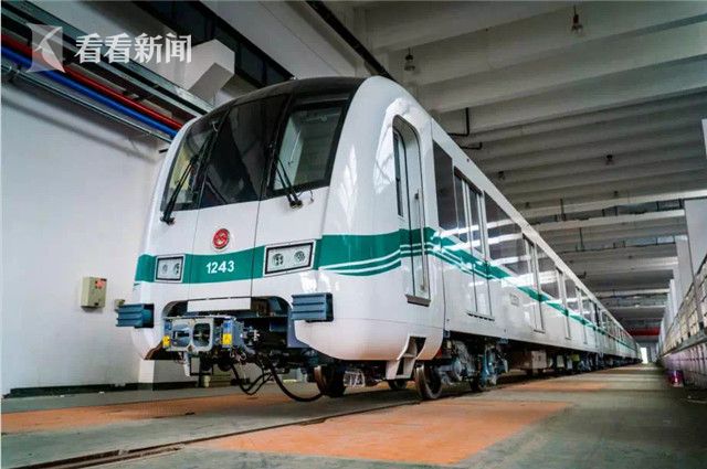 12号线增购新车首列抵沪 这些设计方便又实用|列车|客室|上海地铁