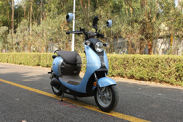 国产电动摩托车一向留给人山寨的印象,但净原智型者q1的设计更体现出