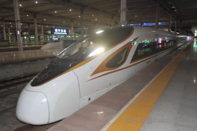 复兴号|动车组列车|旅客_新浪新闻