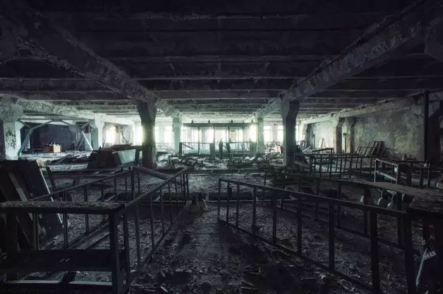 乌克兰黑暗旅行火葬场废弃地堡核爆炸后的人类遗迹