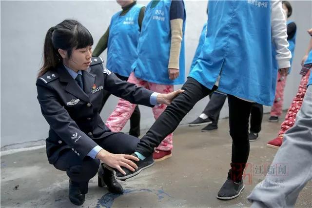 衢州高墙内的"女人帮",做着家人都不清楚的"神秘"工作