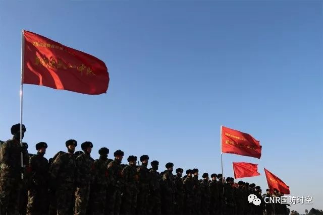 冬训丨一路艰辛,一路欢笑,这样大场面长途行军你见过吗?