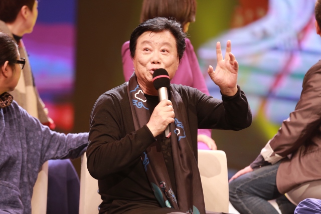 多年来常青不衰,离不开节目的灵魂人物——栏目总策划,主持人叶惠贤