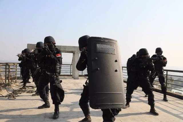 中国海军陆战队与沙特海军特种部队开展军事交流