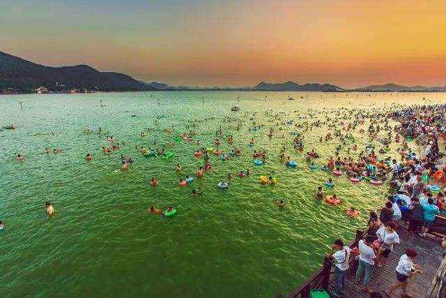 沙滩上总能听到阵阵欢笑徐州最美的地方就是滨湖公园的那片沙滩充满