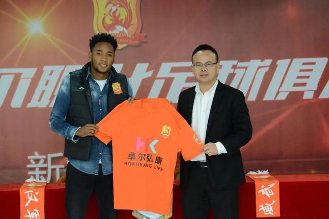 亚冠冠军射手加盟!卓尔宣布签下拉斐尔·席尔