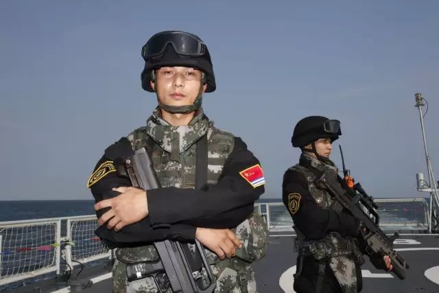 海军男神天团来拜年,给你10个与他们见面的机会!(文末有奖)|海军|红海