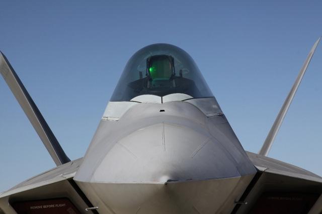 中国突破石墨烯隐身技术 助歼20作战性能大