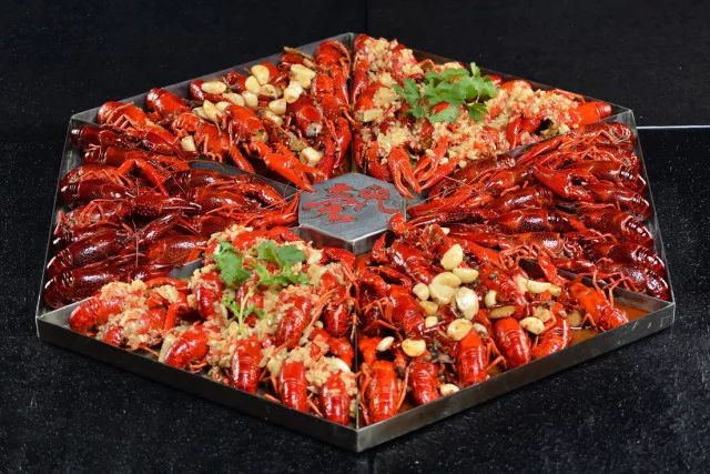 武汉最正经的红灯区:不尊重情趣的店子都是耍