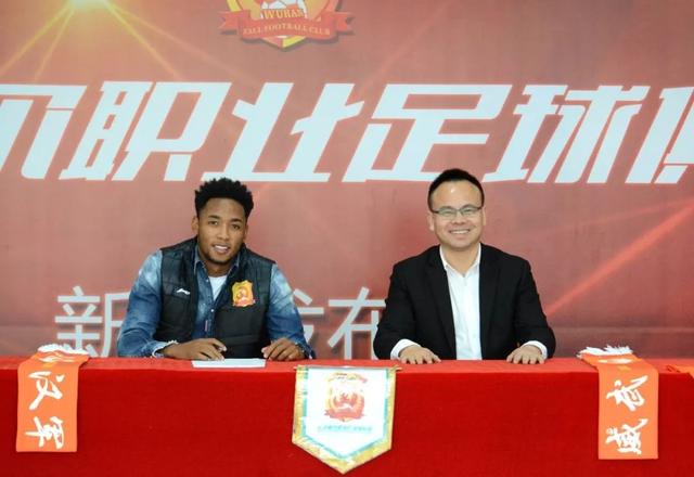 亚冠冠军射手加盟!卓尔宣布签下拉斐尔·席尔