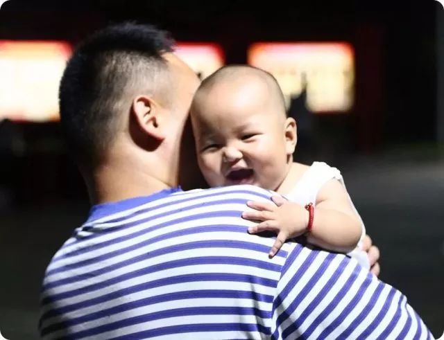 新生儿取名何平方舟? 背后的故事令人泪目