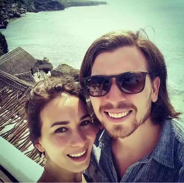 韩庚卢靖姗公开恋情!女方是《战狼2》女主,曾答应外籍男友的求婚