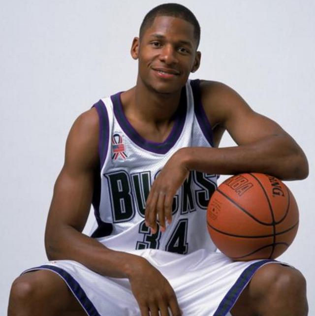 nba5大无球跑位球星,雷阿伦比库里强,汉密尔顿跑吐科比